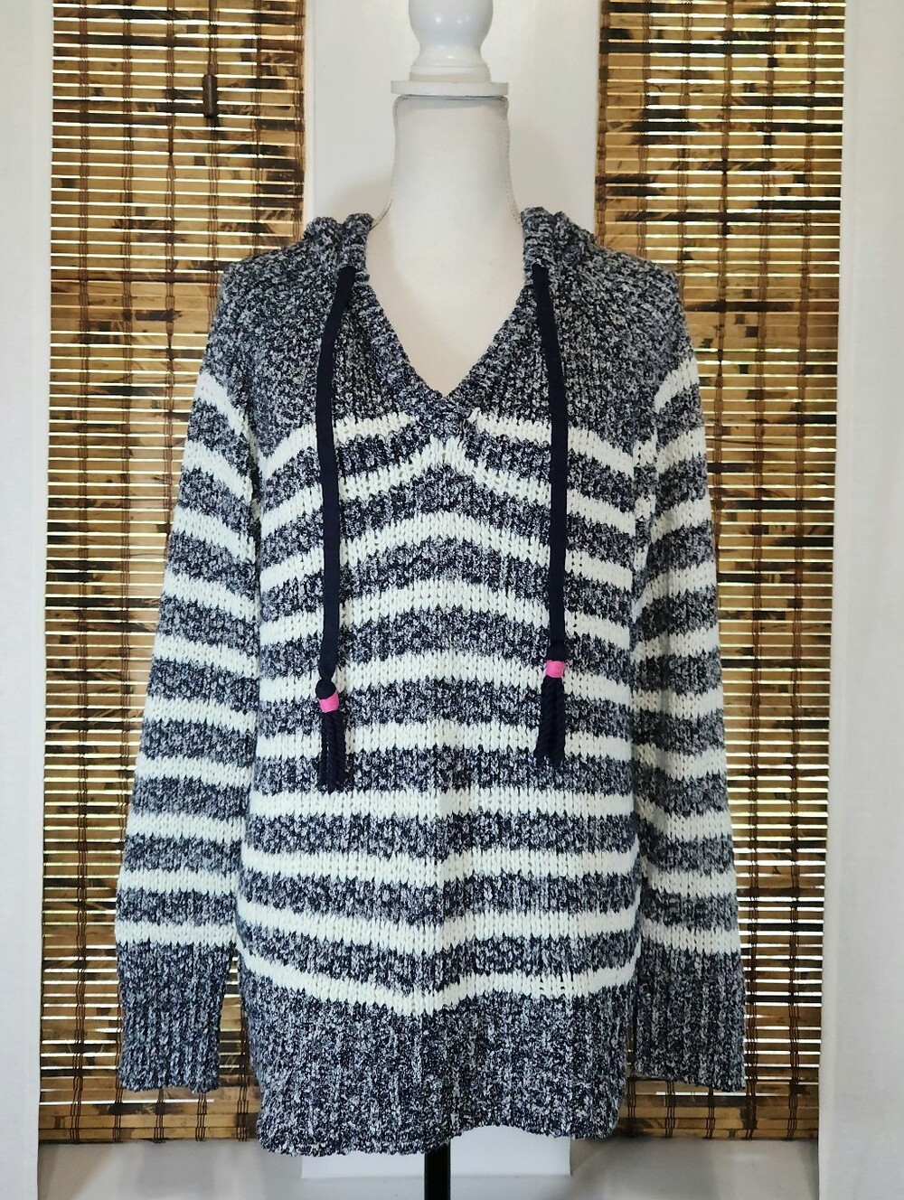 Stay Cozy and Chic in the White and Warren Striped Hoodie Sweater Size Medium